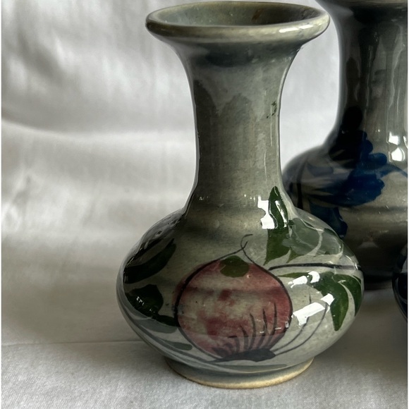 Four Small Mexican Vases - Picture 3 of 8